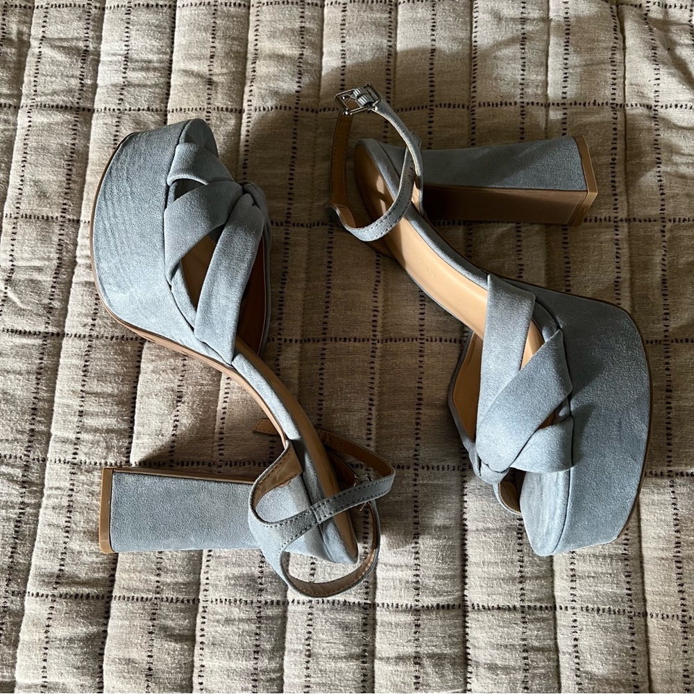 NWOT Fashion Nova Womens Heels size US10.